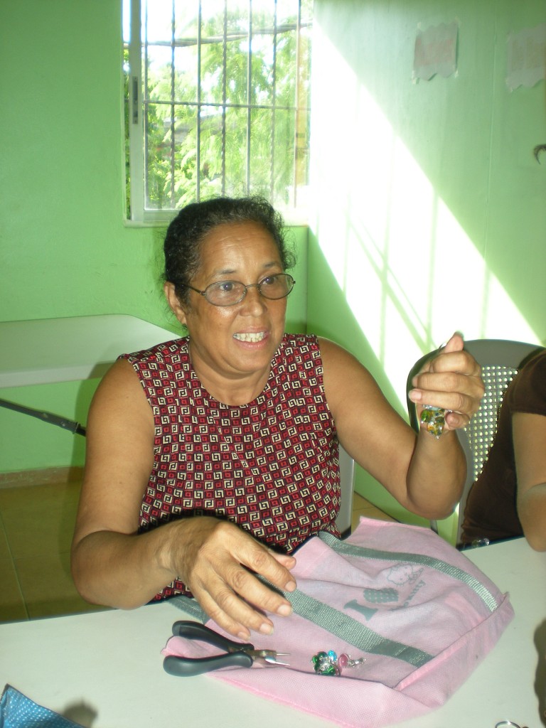 Maria making her jewelry!